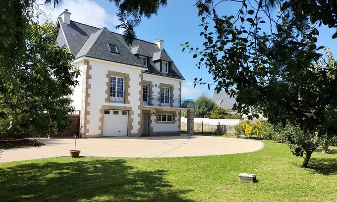 Crach House | Large and beautiful house close to beaches and shops
