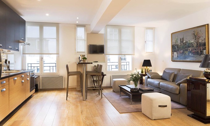 Montmartre House | Large and comfortable deluxe flat in Montmartre