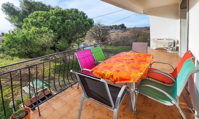 Nissan-lez-Enserune Apartment | Large and practical vacation apartment with a large terrace in Nissan-lez-Enserune.