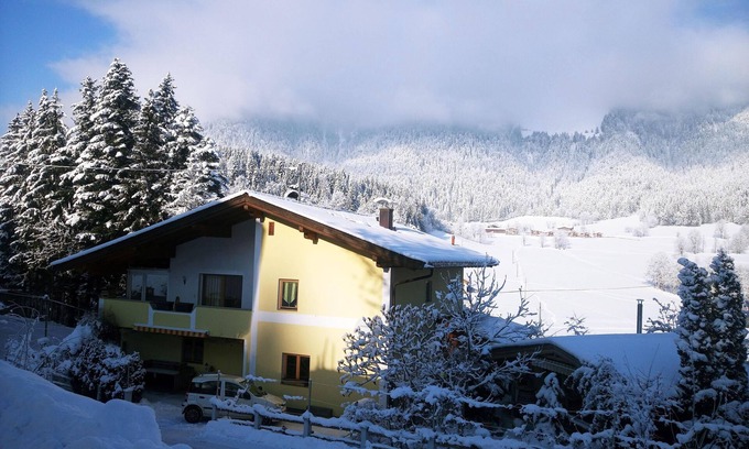 Soell Apartment | Large apartment with garden, 2 minutes to the ski lift
