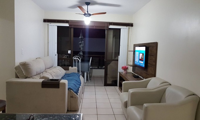 Ingleses Centro Apartment | LARGE APARTMENT NEAR 400M FROM THE BEACH