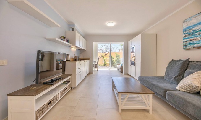 Bahia Calma Apartment | large bright 3 bedrooms 3 bathrooms garden quiet Wi-Fi