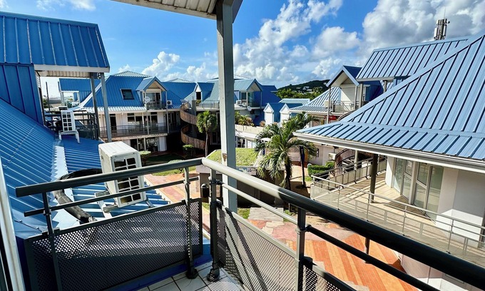 Marigot Apartment | Large central T3, ideal for a family or business stay
