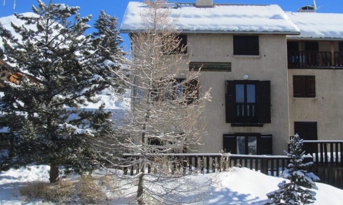 Molines-en-Queyras Ski Chalet | LARGE chalet with garden in Molines-en-Queyras, sleeps 19, fully equipped.