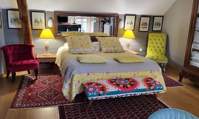 Ury Bed & Breakfast | LARGE CHAMBRE D'HOTES FAMILY SUITE FOR ONE TO FOUR PEOPLE WITH SWIMMING POOL