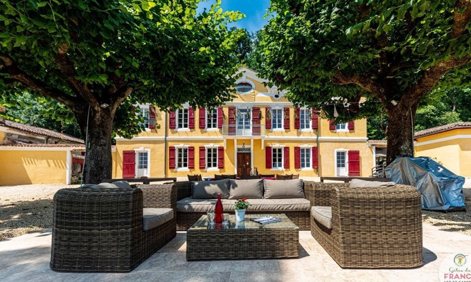 Castelmoron-sur-Lot House | Large family home in the heart of Lot-et-Garonne