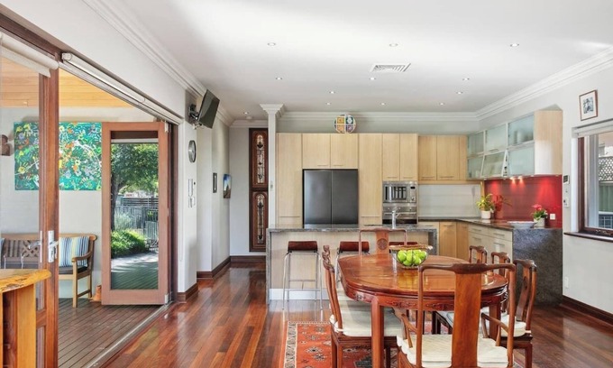 Applecross House | Large Home in Applecross with secure yard - single level, parking