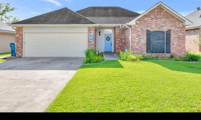 Milton House | Large home in quiet neighborhood in wonderful Cajun town.