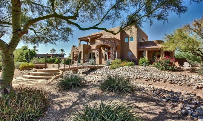 East Mesa House | Large Home with 360 Degree City/Mountain Views - 3 Bedroom