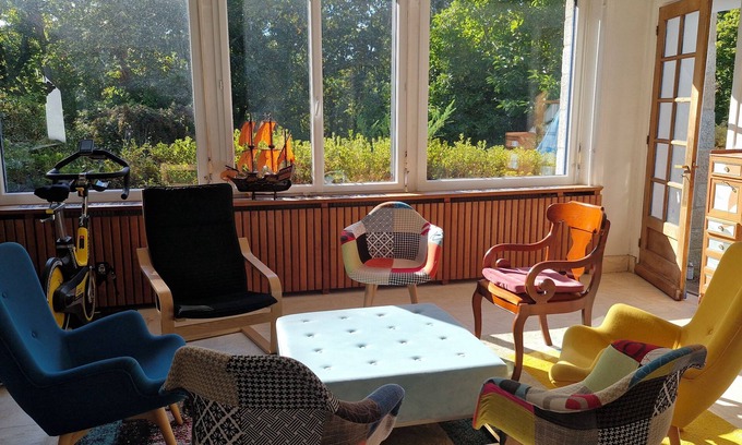 Plourin-les-Morlaix House | large house on wooded grounds, close to the sea, private tennis court; piano