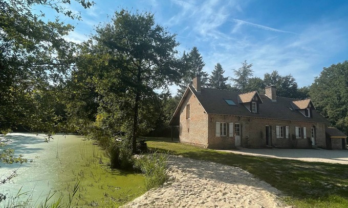 Saint-Viatre House | Large House in the Heart of the Forest – 7 Suites/Large Dormitory