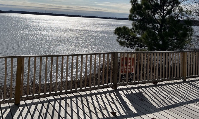 Checotah House | Large Lakefront Deck for outdoor fun! Four Bedroom, 3 Bath, sleeps 12❣️