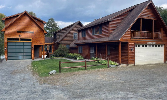 Oquossoc House | Large Lakefront Home