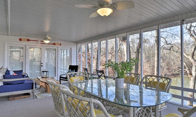 Lavonia House | Large Lavonia Home with Party Dock on Lake Hartwell!