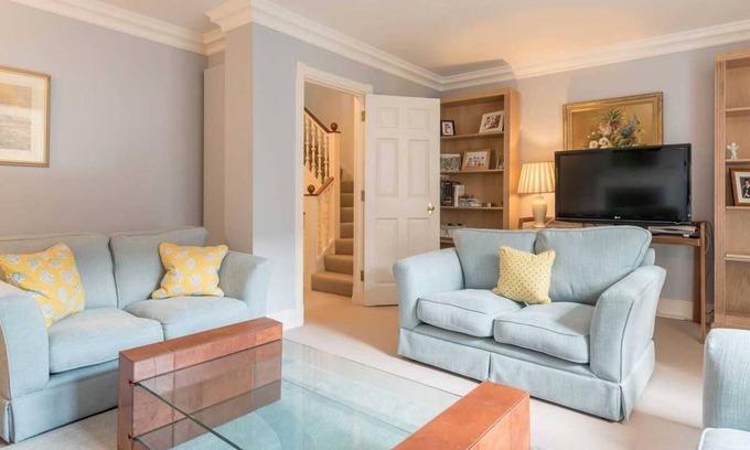 Chelsea Villa | Large London Apartment for rent Chelsea
