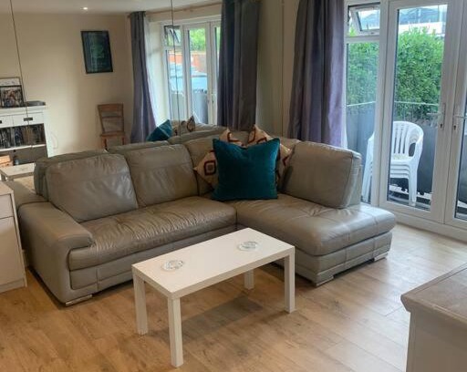 Cobham Apartment | Large Luxury appartment