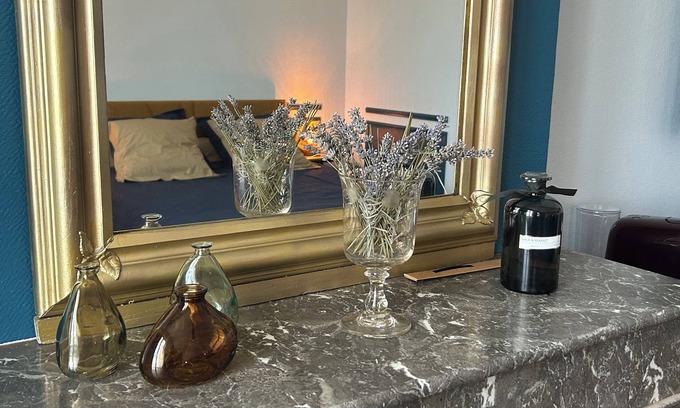 Soussans Bed & Breakfast | Large luxury room at Clos de Bigos, family-run AOC Margaux Artisan vineyard