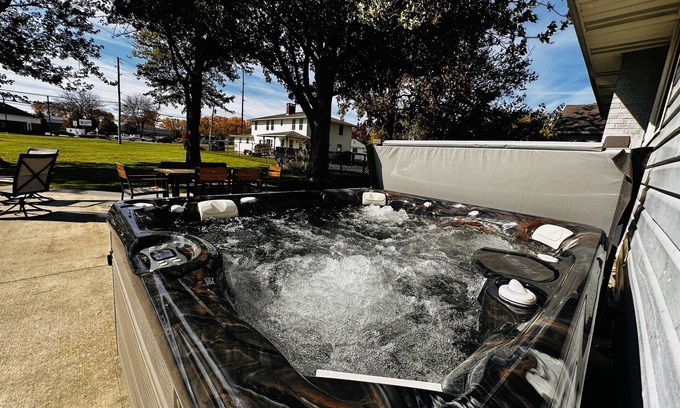 Huron House | Large Nickel Plate Beach Area Home