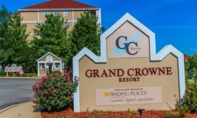 Branson Resort | Large One B/R Suite adjacent Thousand Hills Golf near Theater Strip (center)