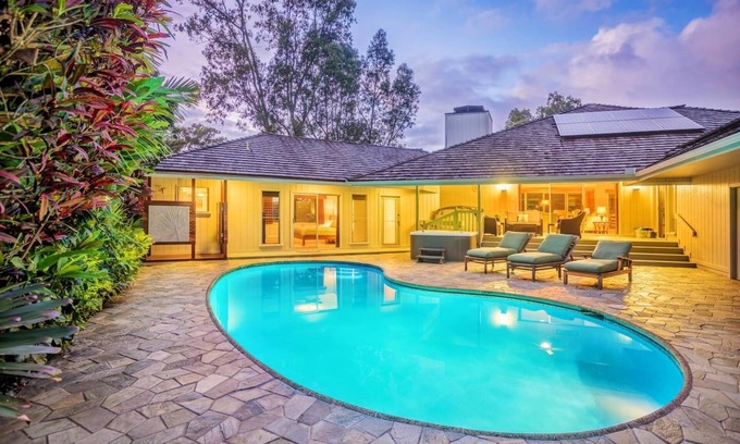 Princeville House | Large Princeville home with pool and jacuzzi on the Makai Golf Course