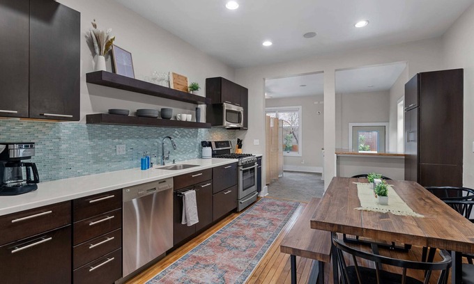 Lower East Side House | Large, Private 3 Br Home | Ideal Location