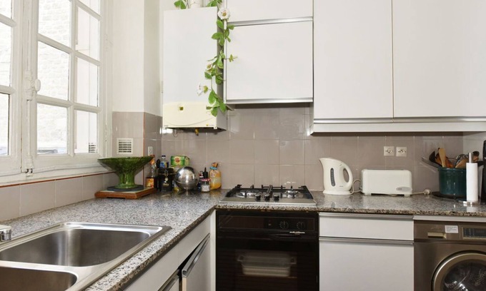 Quartier des Invalides Apartment | Large renovated apartment overlooking the Musee Rodin