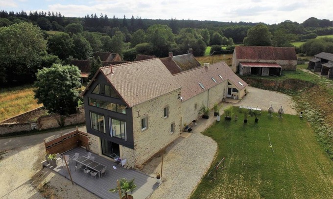Le Cercueil Cottage | Large restored house with pond, pets allowed, up to 12 people
