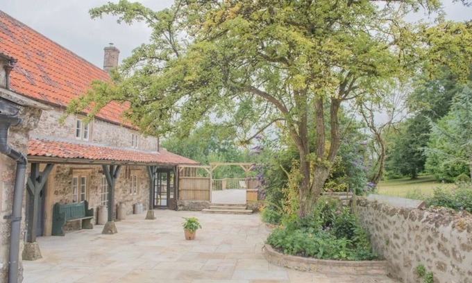 Binegar Other | Large Somerset Farmhouse with hot tub, close to Bath and local attractions.