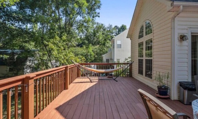 Matthews House | Large spacious home in Mathewsnn