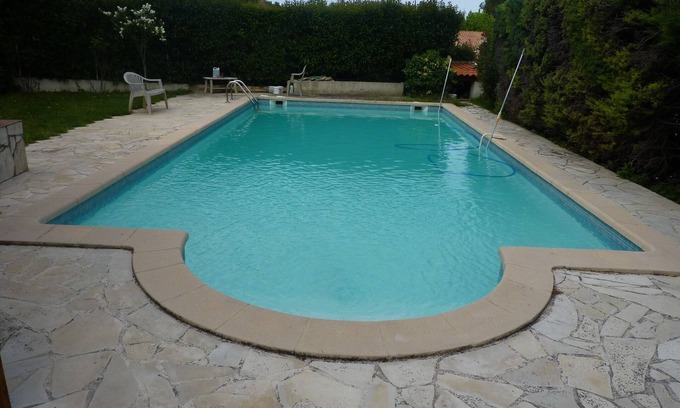 Aubagne House | Large Studio. 40m2. Terrace, Garden and Pool. Kitchen etc .