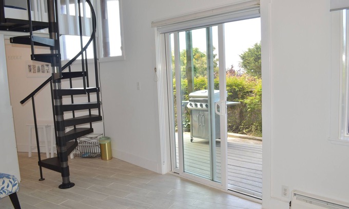 Stinson Beach Apartment | Large Studio with wrap around deck above Stinson Beach & near many hiking trails