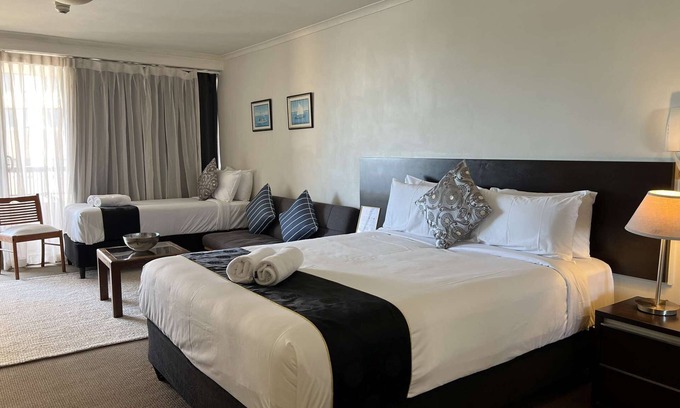 Darlinghurst Apartment | Large Sydney City Studio with Balcony & Oxford St Views