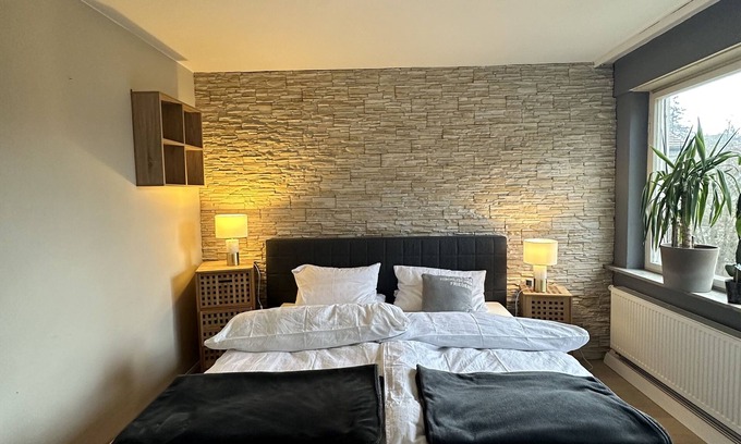 Feuerbach-Mitte House | Large townhouse with cigar room and garden