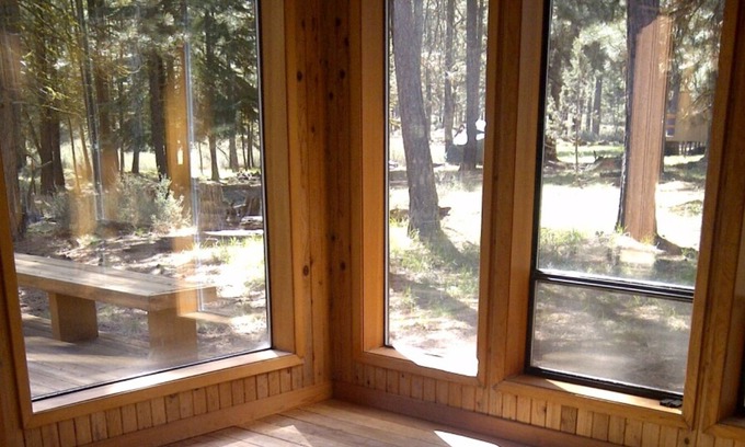 Black Butte Ranch House | Large, traditional Black Butte Ranch house features big indoor sunken hot tub