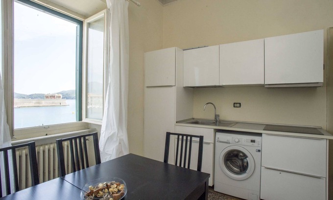Portoferraio Old Town Apartment | Large two-room Calata for 2 people overlooking the Portoferraio seafront