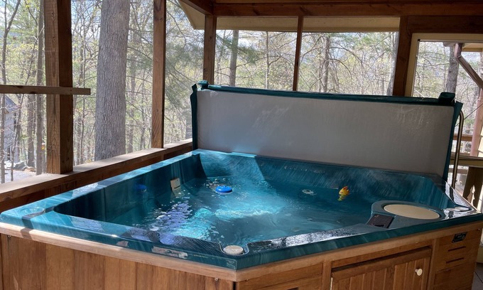 Basye House | Large updated home with Game Room, Theater, hot tub and fire pit on Bryce Resort