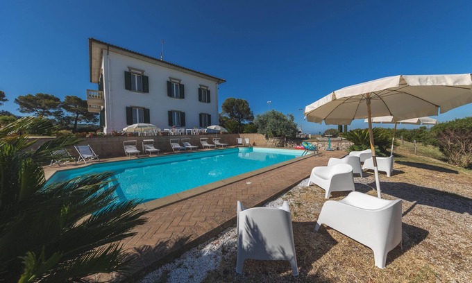 Santa Luce Villa | Large villa with pool,tennis court,barbecue,wonderful view.Village walk distance