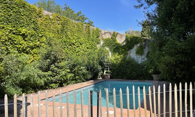 Bernis House | Large winegrower's house with swimming pool