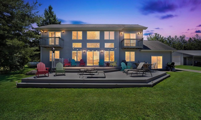 Pellston Cottage | Larks Lake Lodge:Your Front-Row Seat to Michigan's Fall Foliage