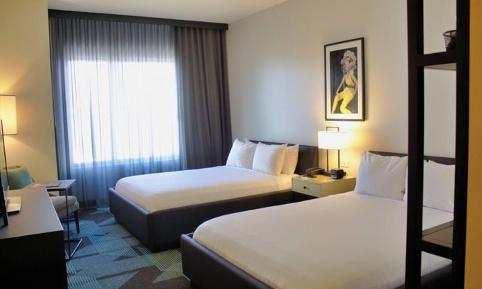 Downtown Las Vegas Apartment | Las Vegas Escape! 2 Large Units Near Bellagio and Shark Reef Aquarium!