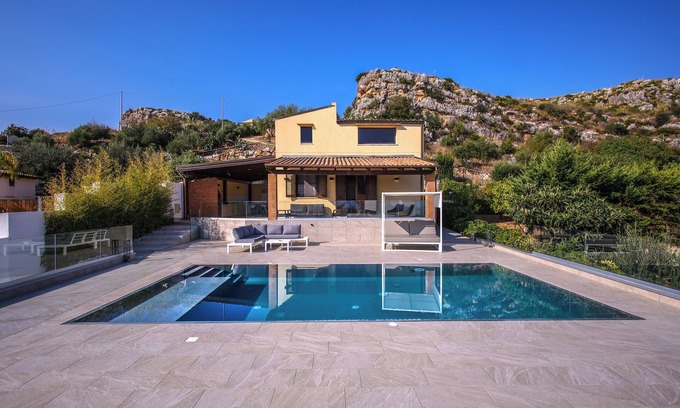 Scopello Villa | LAST MINUTE NOVEMBER - WWW.BAGLIORIDISICILIA.COM