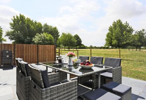 Beccles House | Lavender Cottage