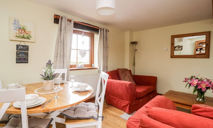 Penrith Cottage | LAVENDER COTTAGE, pet friendly, with a garden in Penruddock