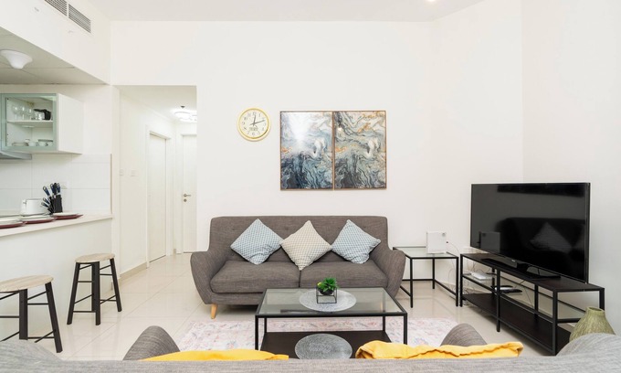Jumeirah Apartment | Lavish 2-Bedroom Home in Dubai Marina