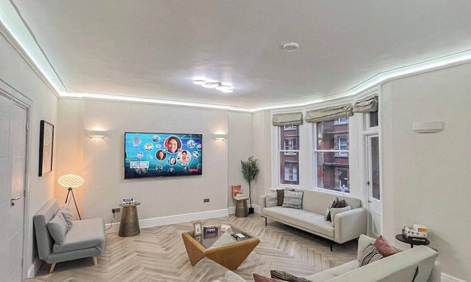 Regent's Park House | Lavish 4-bedroom Flat in Marylebone, Paddington