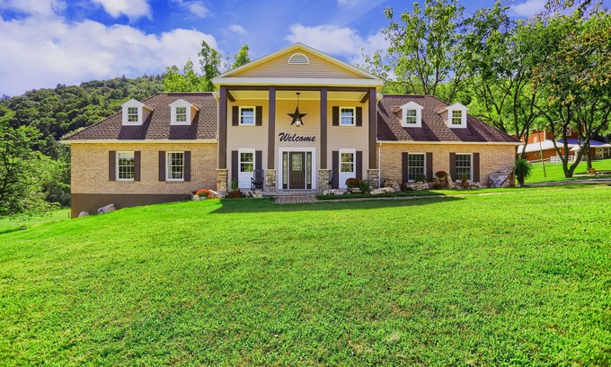 Laurelton Other | Lazy 8 is a remodeled historical farmhouse in the countryside of Snyder Co., PA