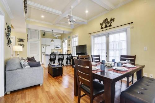 Historic Seaport House | Lazy Gecko by AvantStay Walk to Duval St in Key West Month Long Stays Only