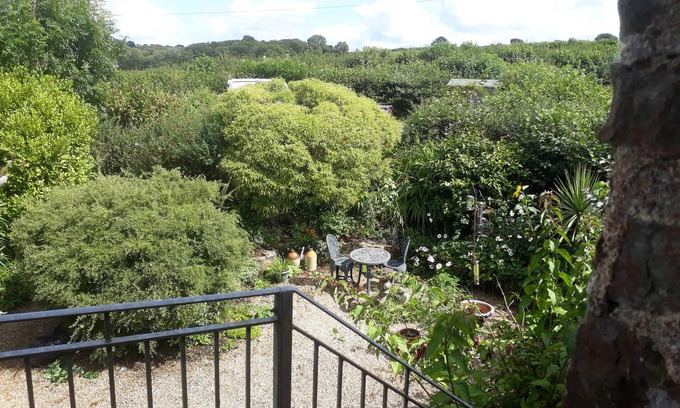 Brazzacott Cottage | LAZY HARE AT JEN'S ORCHARD, pet friendly in St Giles On The Heath