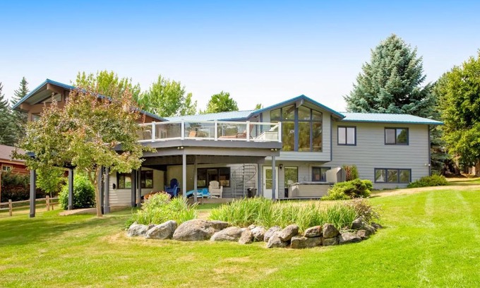 Lakeside House | Lazy K on Peaceful Bay - Lake House