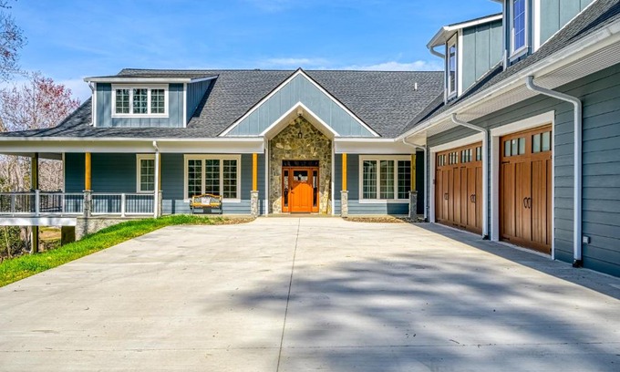 Mineral House | Lazy Lake Escape